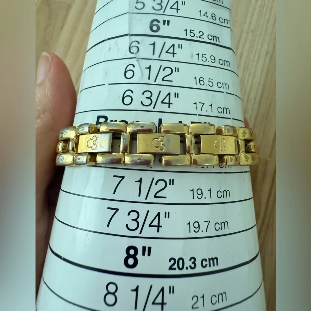 Vintage SII Seiko Disney ladies square gold tone Mickey Mouse watch NEW BATTERY